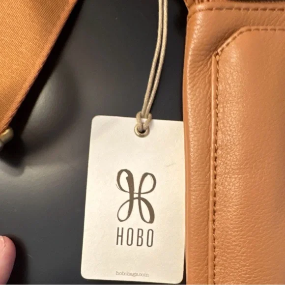 HOBO Cass Tan Pebble Leather Crossbody Phone Pouch Adjustable Strap - Picture 5 of 14